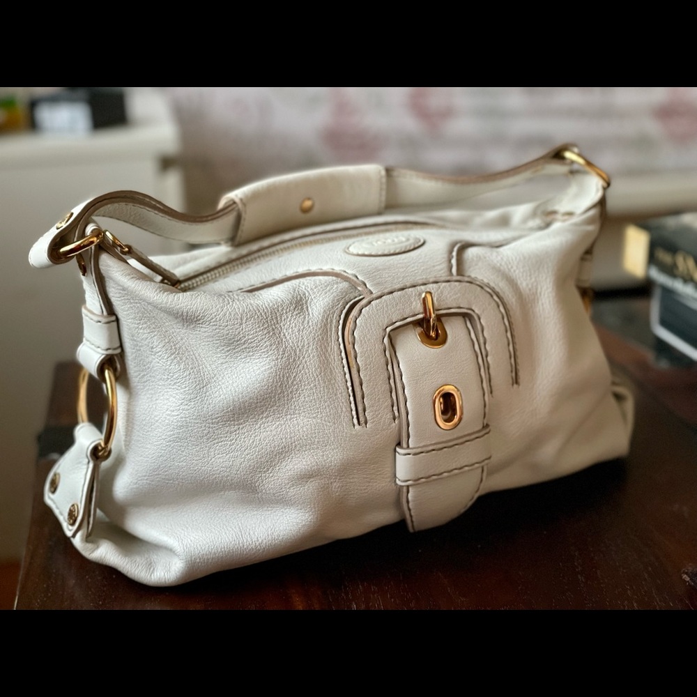 Tods' handbag is 80% new. The whole leather ，It is suitable for daily work